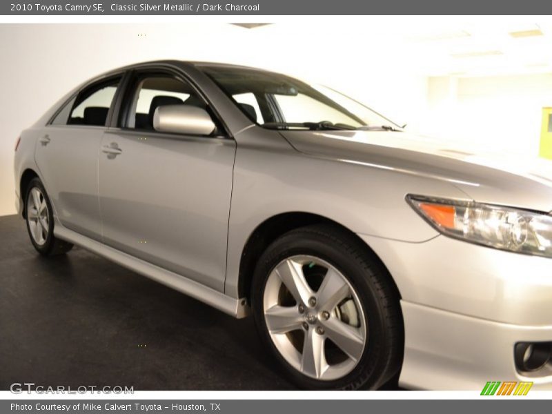 Classic Silver Metallic / Dark Charcoal 2010 Toyota Camry SE