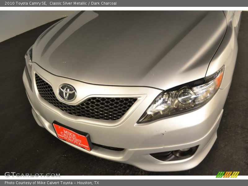 Classic Silver Metallic / Dark Charcoal 2010 Toyota Camry SE