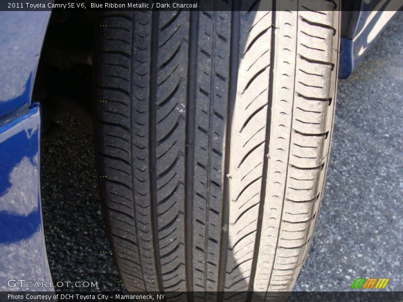 Blue Ribbon Metallic / Dark Charcoal 2011 Toyota Camry SE V6