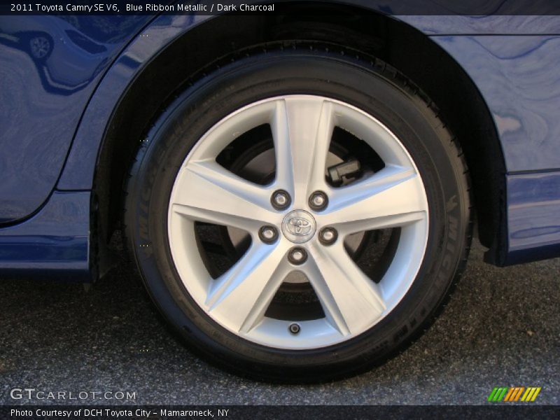 Blue Ribbon Metallic / Dark Charcoal 2011 Toyota Camry SE V6