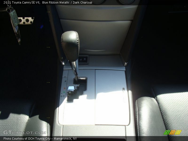 Blue Ribbon Metallic / Dark Charcoal 2011 Toyota Camry SE V6