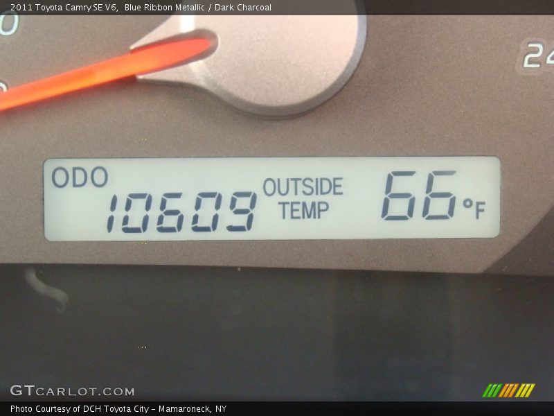 Blue Ribbon Metallic / Dark Charcoal 2011 Toyota Camry SE V6