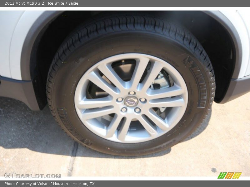 Ice White / Beige 2012 Volvo XC90 3.2