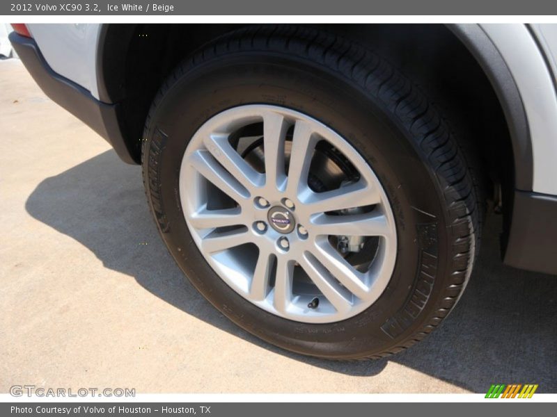 Ice White / Beige 2012 Volvo XC90 3.2