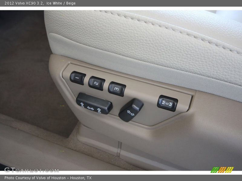Ice White / Beige 2012 Volvo XC90 3.2