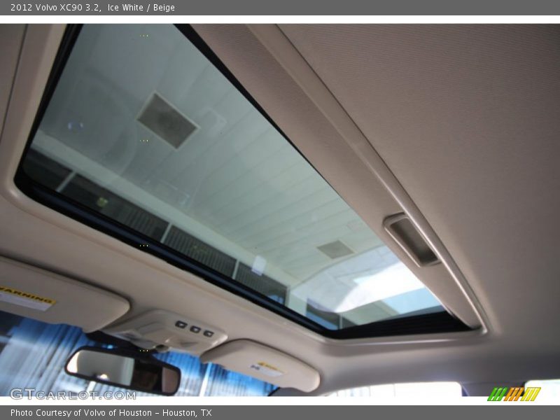 Sunroof of 2012 XC90 3.2