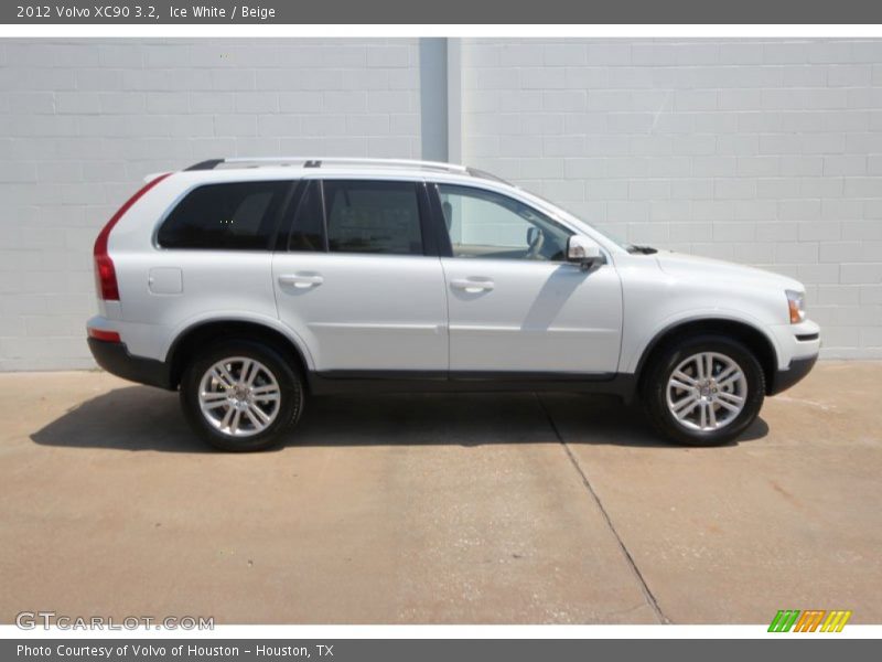 Ice White / Beige 2012 Volvo XC90 3.2