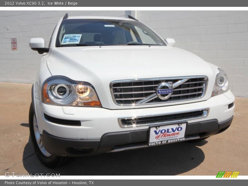 Ice White / Beige 2012 Volvo XC90 3.2