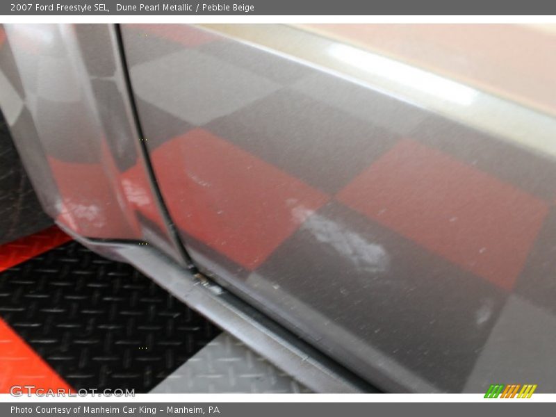 Dune Pearl Metallic / Pebble Beige 2007 Ford Freestyle SEL