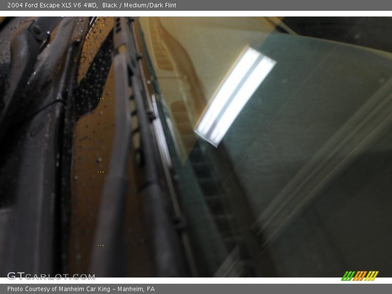 Black / Medium/Dark Flint 2004 Ford Escape XLS V6 4WD