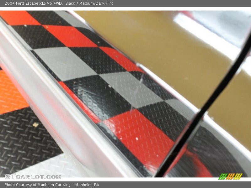 Black / Medium/Dark Flint 2004 Ford Escape XLS V6 4WD