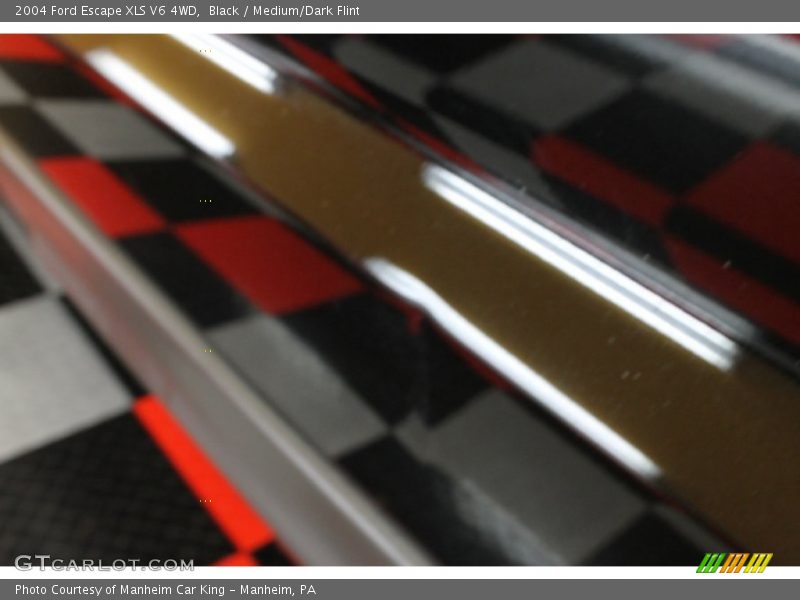 Black / Medium/Dark Flint 2004 Ford Escape XLS V6 4WD