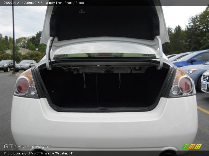 Winter Frost Pearl / Blond 2009 Nissan Altima 2.5 S
