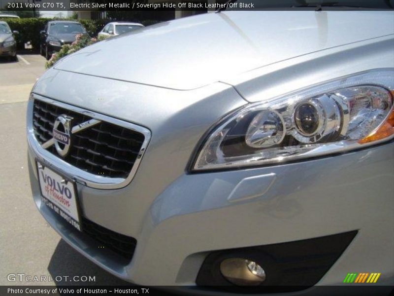 Electric Silver Metallic / Soverign Hide Off Black Leather/Off Black 2011 Volvo C70 T5