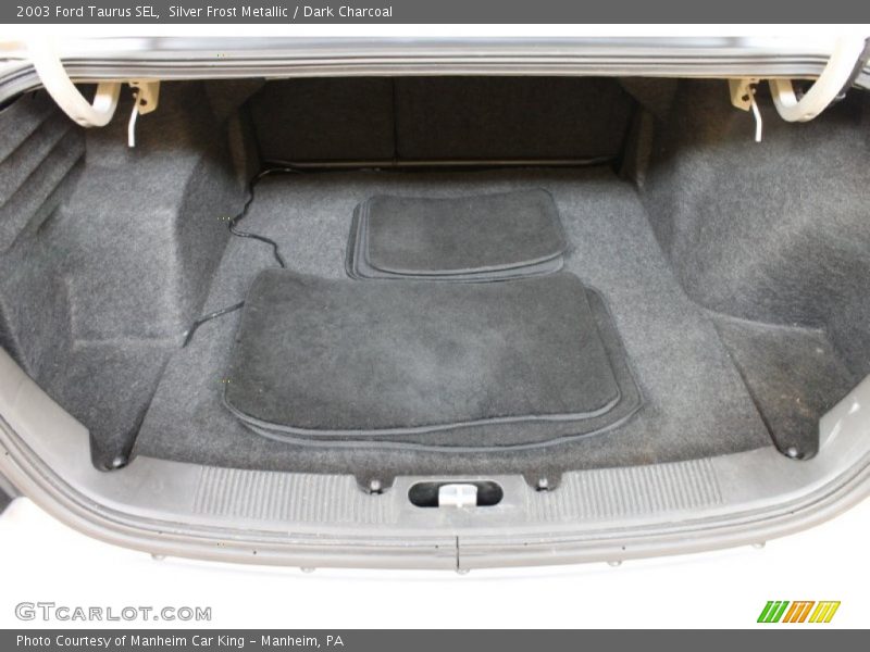  2003 Taurus SEL Trunk