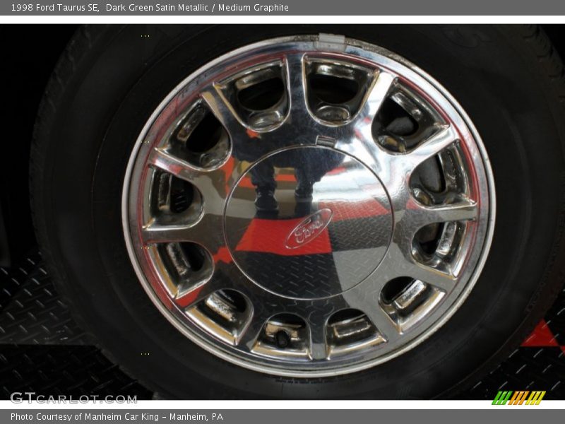 Dark Green Satin Metallic / Medium Graphite 1998 Ford Taurus SE