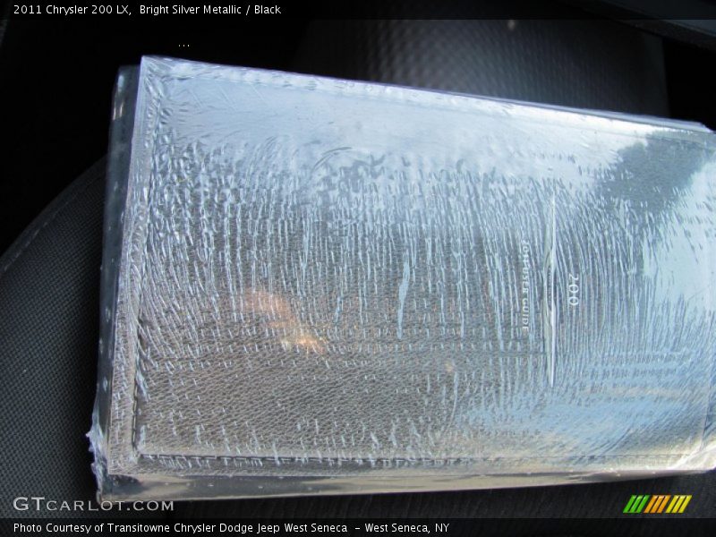 Bright Silver Metallic / Black 2011 Chrysler 200 LX