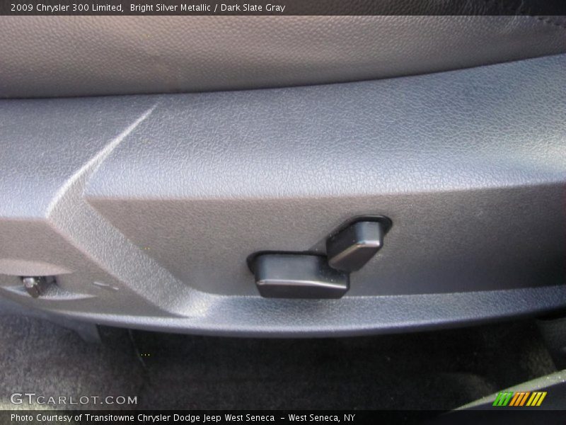 Bright Silver Metallic / Dark Slate Gray 2009 Chrysler 300 Limited