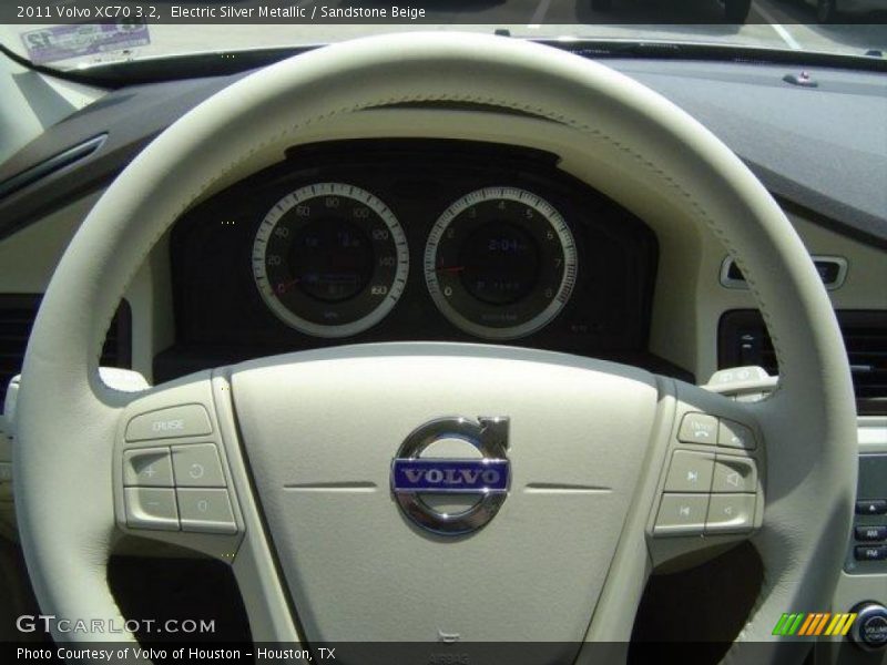 Electric Silver Metallic / Sandstone Beige 2011 Volvo XC70 3.2