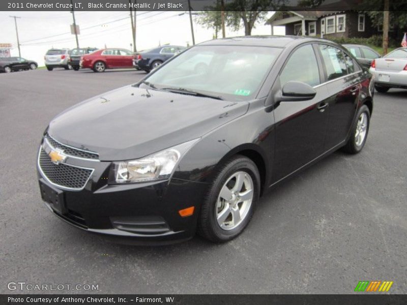 Front 3/4 View of 2011 Cruze LT