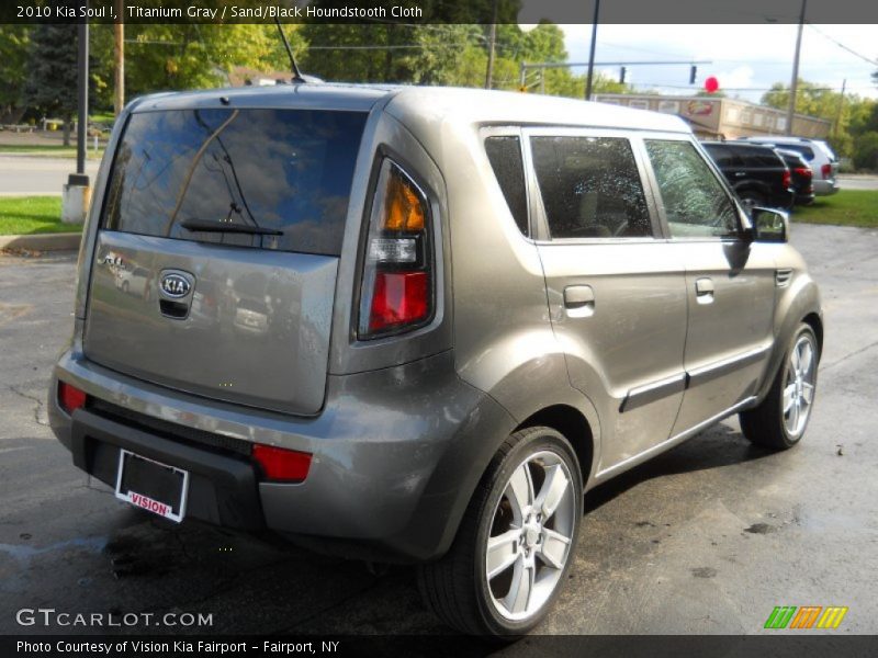 Titanium Gray / Sand/Black Houndstooth Cloth 2010 Kia Soul !