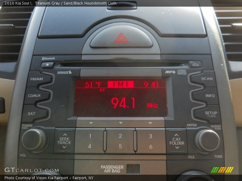 Titanium Gray / Sand/Black Houndstooth Cloth 2010 Kia Soul !