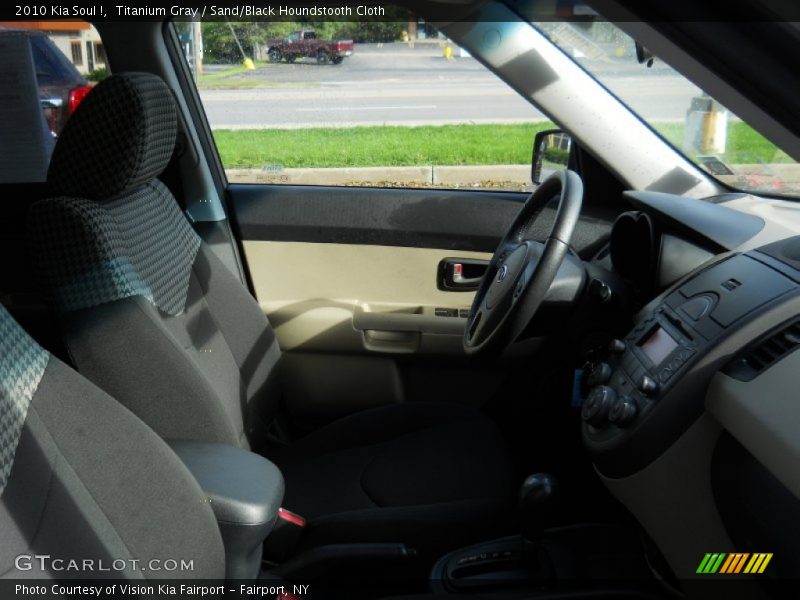 Titanium Gray / Sand/Black Houndstooth Cloth 2010 Kia Soul !