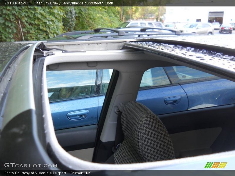 Titanium Gray / Sand/Black Houndstooth Cloth 2010 Kia Soul !
