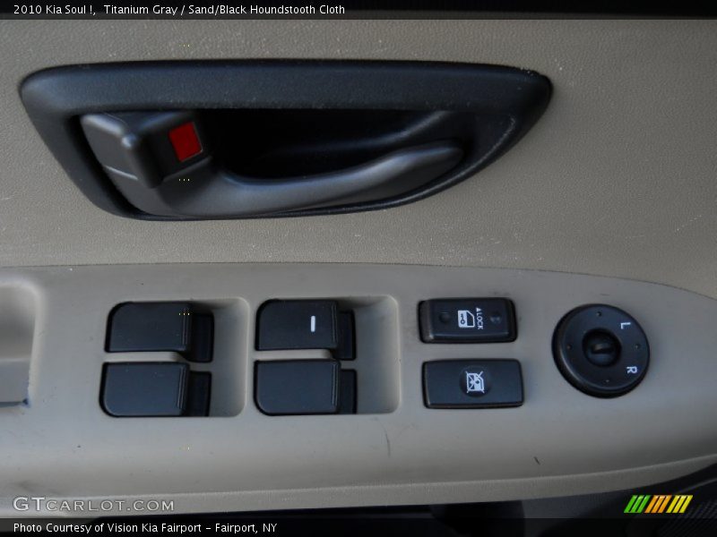 Titanium Gray / Sand/Black Houndstooth Cloth 2010 Kia Soul !