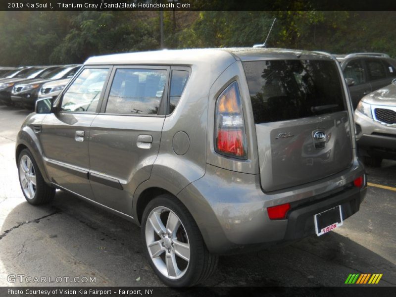 Titanium Gray / Sand/Black Houndstooth Cloth 2010 Kia Soul !