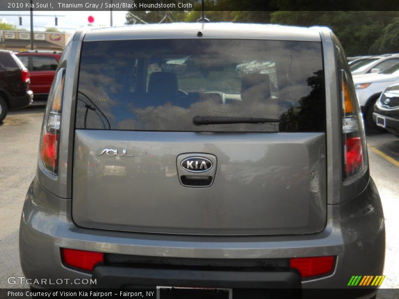 Titanium Gray / Sand/Black Houndstooth Cloth 2010 Kia Soul !