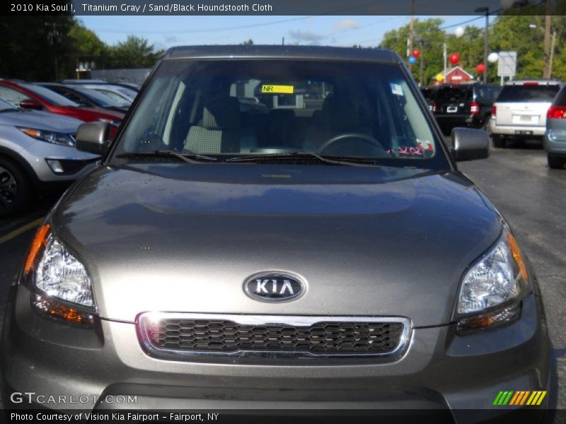 Titanium Gray / Sand/Black Houndstooth Cloth 2010 Kia Soul !