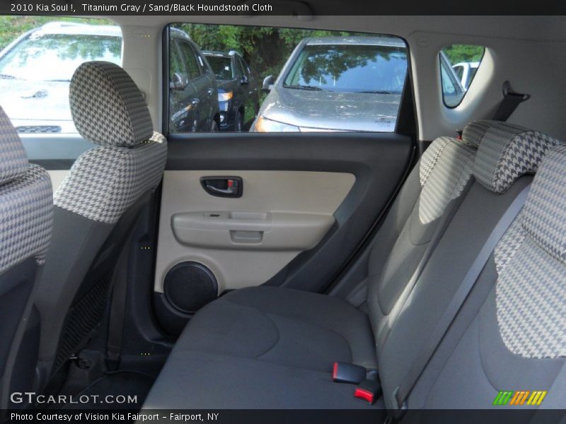 Titanium Gray / Sand/Black Houndstooth Cloth 2010 Kia Soul !