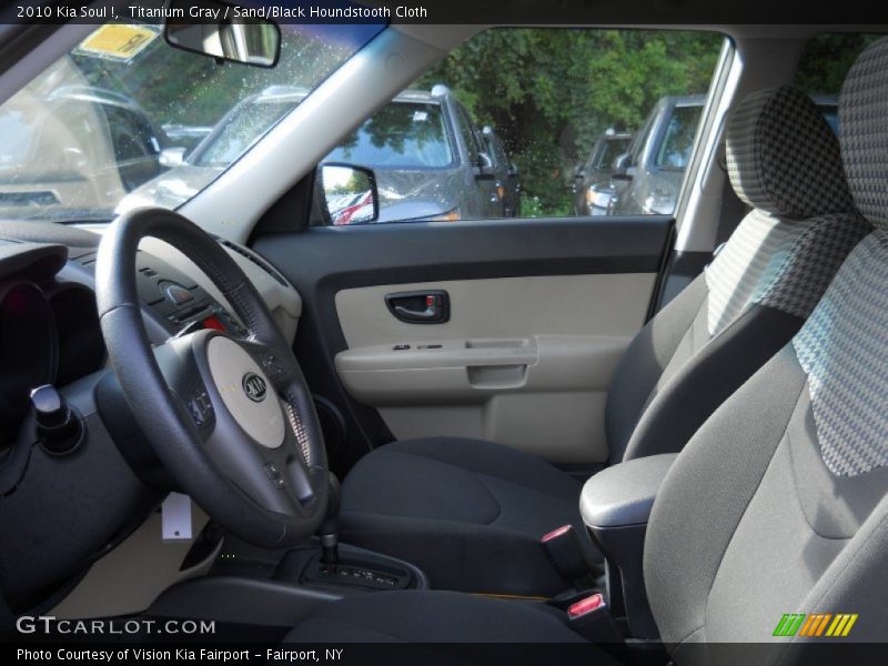 Titanium Gray / Sand/Black Houndstooth Cloth 2010 Kia Soul !