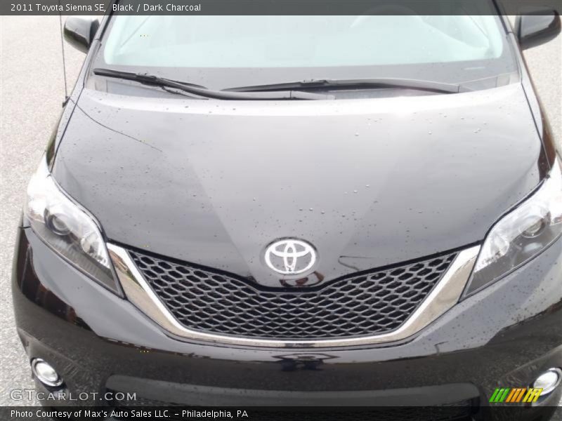 Black / Dark Charcoal 2011 Toyota Sienna SE