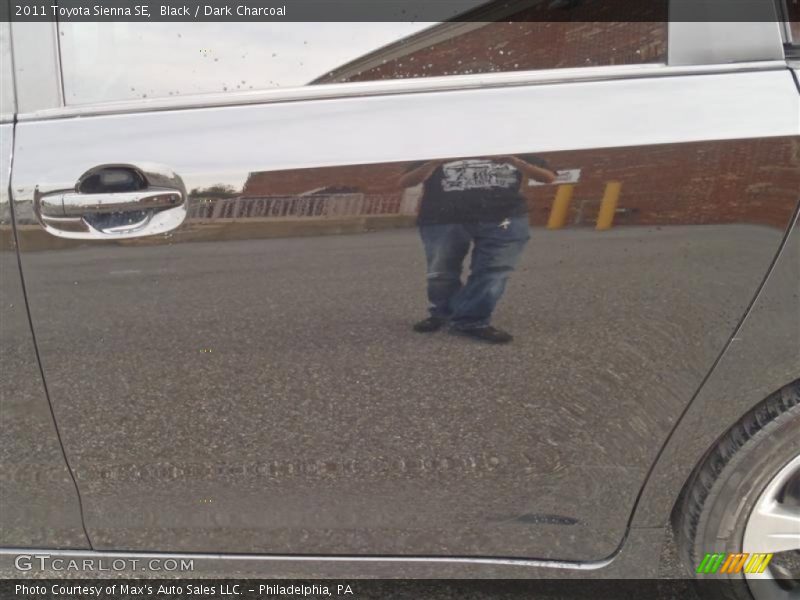 Black / Dark Charcoal 2011 Toyota Sienna SE