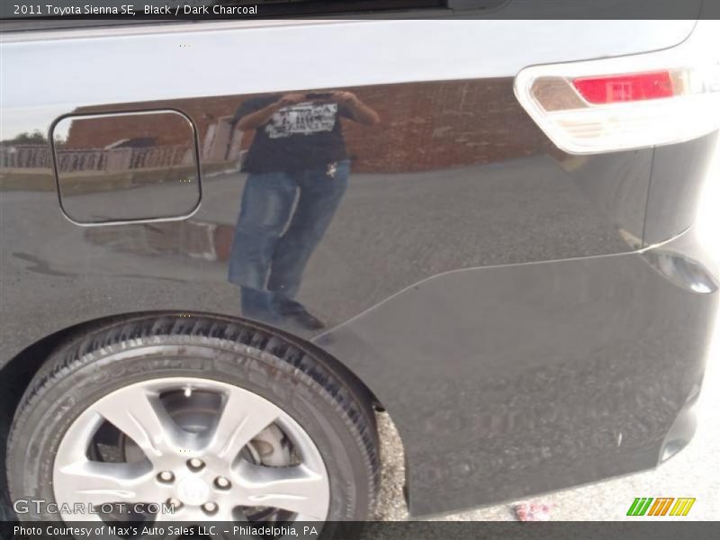 Black / Dark Charcoal 2011 Toyota Sienna SE