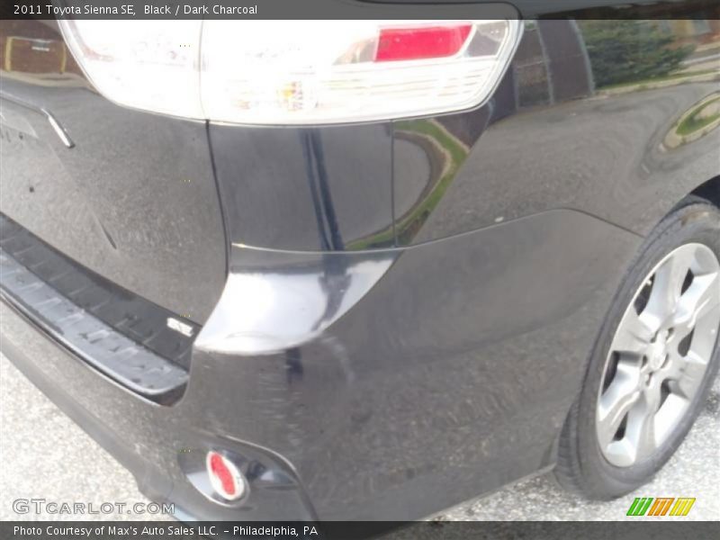 Black / Dark Charcoal 2011 Toyota Sienna SE