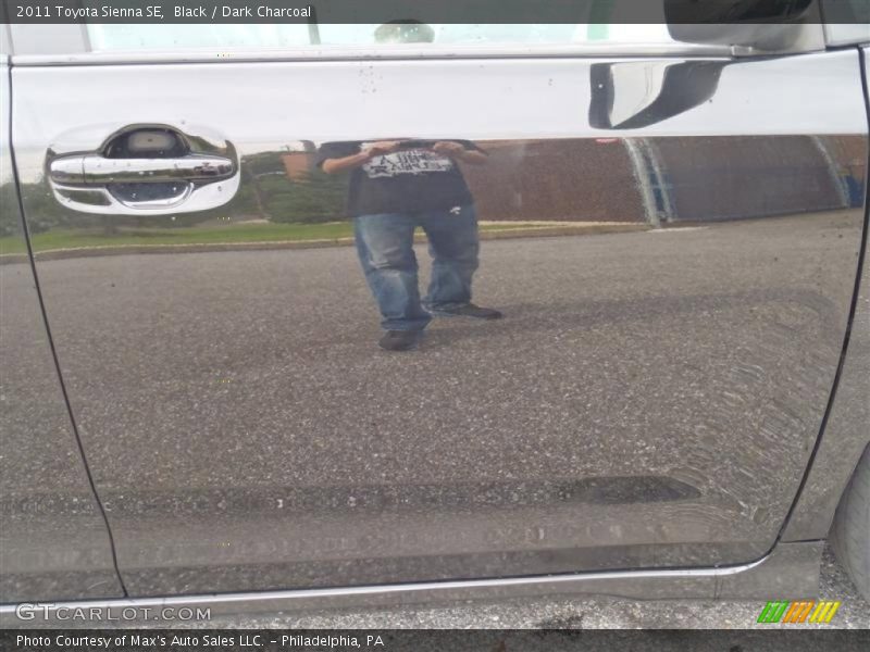 Black / Dark Charcoal 2011 Toyota Sienna SE