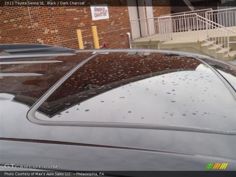 Black / Dark Charcoal 2011 Toyota Sienna SE