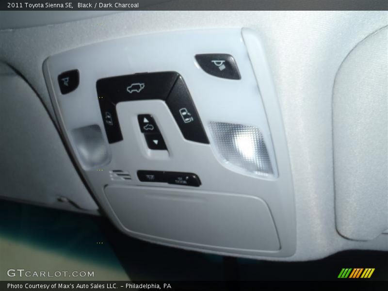 Black / Dark Charcoal 2011 Toyota Sienna SE