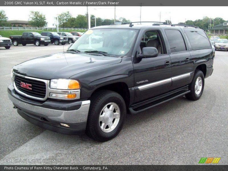 Front 3/4 View of 2006 Yukon XL SLT 4x4