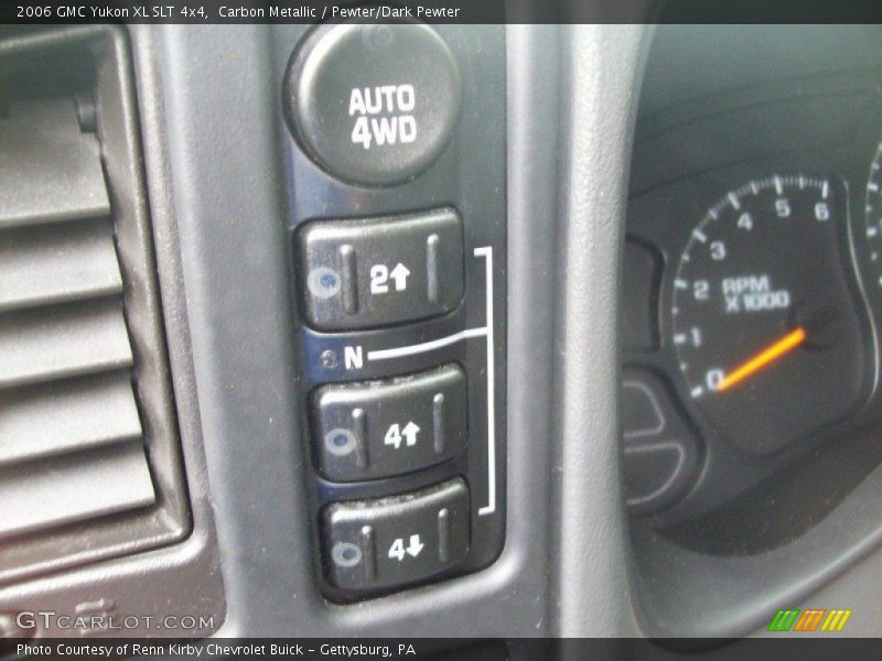 Controls of 2006 Yukon XL SLT 4x4