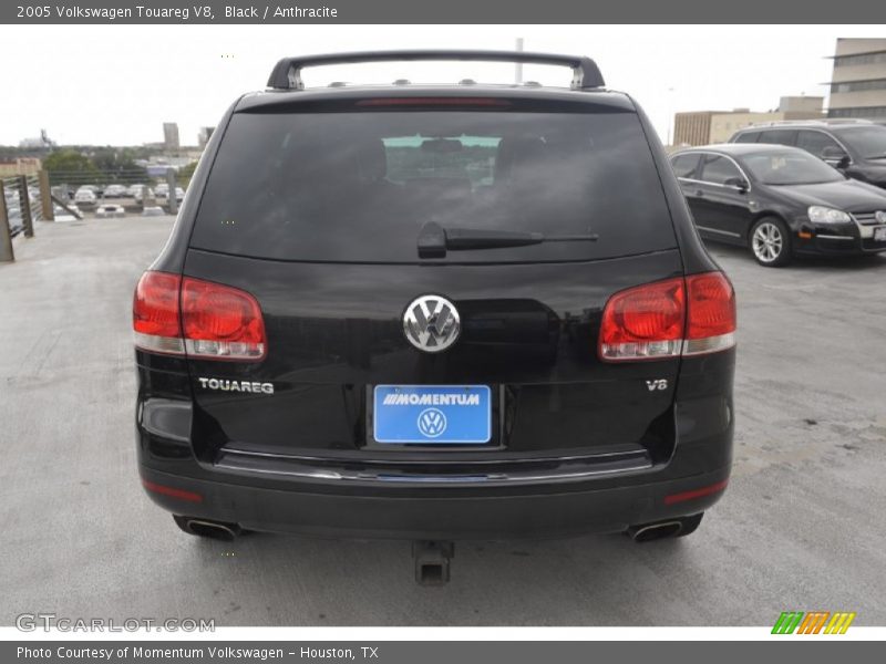 Black / Anthracite 2005 Volkswagen Touareg V8