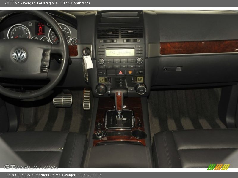 Black / Anthracite 2005 Volkswagen Touareg V8