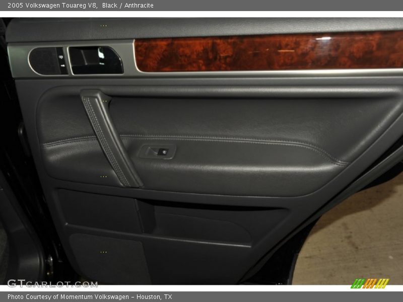 Black / Anthracite 2005 Volkswagen Touareg V8