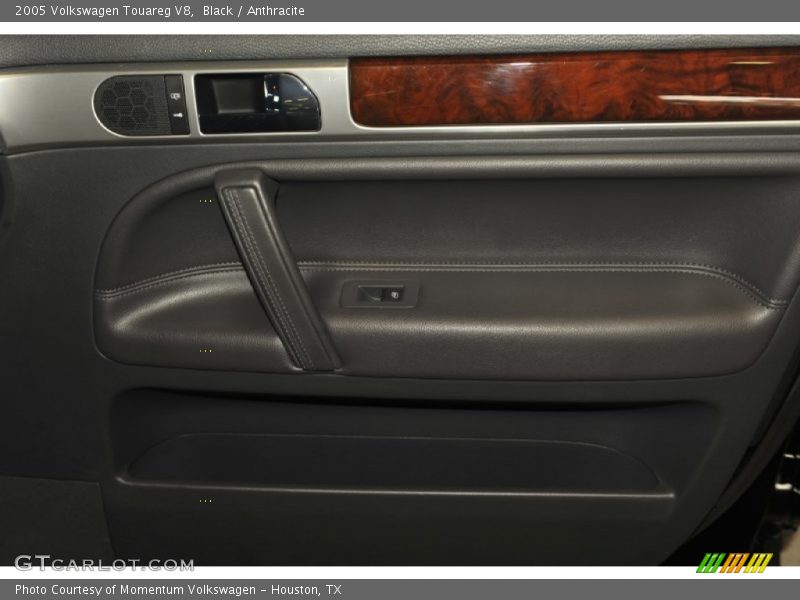 Black / Anthracite 2005 Volkswagen Touareg V8