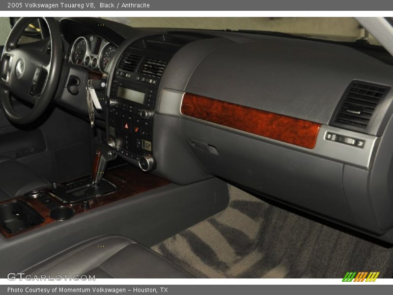 Black / Anthracite 2005 Volkswagen Touareg V8