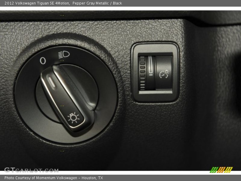 Controls of 2012 Tiguan SE 4Motion