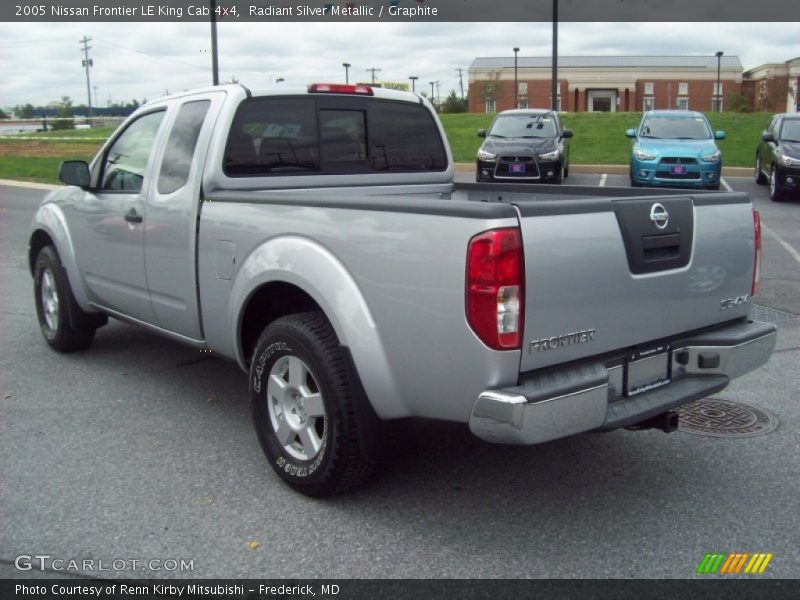 Radiant Silver Metallic / Graphite 2005 Nissan Frontier LE King Cab 4x4